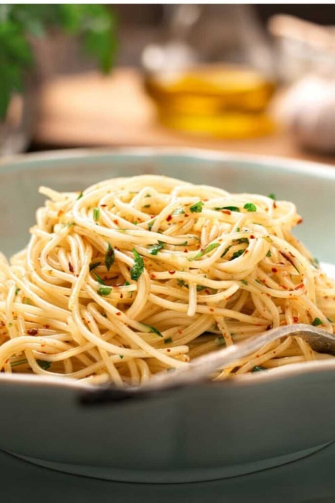 15-Minute Pasta Aglio e Olio