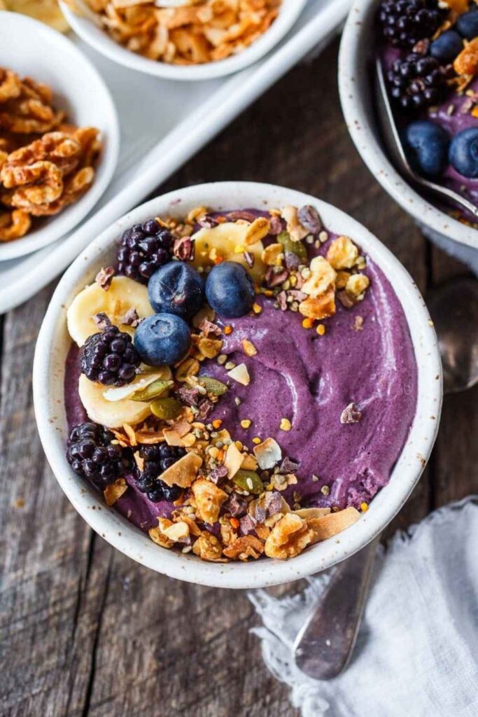 Açaí Bowl With Hemp Seeds and Nut Butter