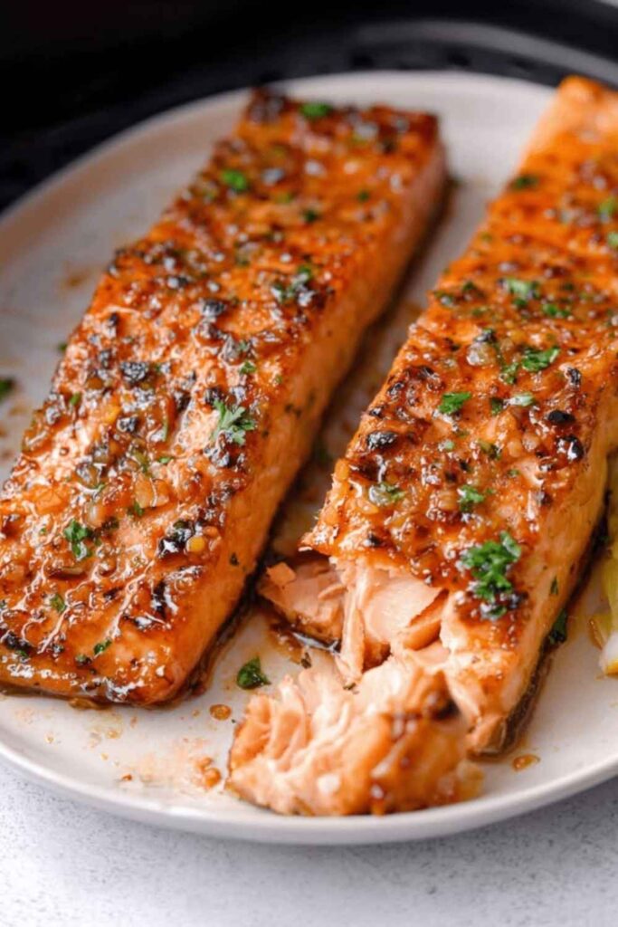 Crispy Air Fryer Salmon with Lemon and Garlic