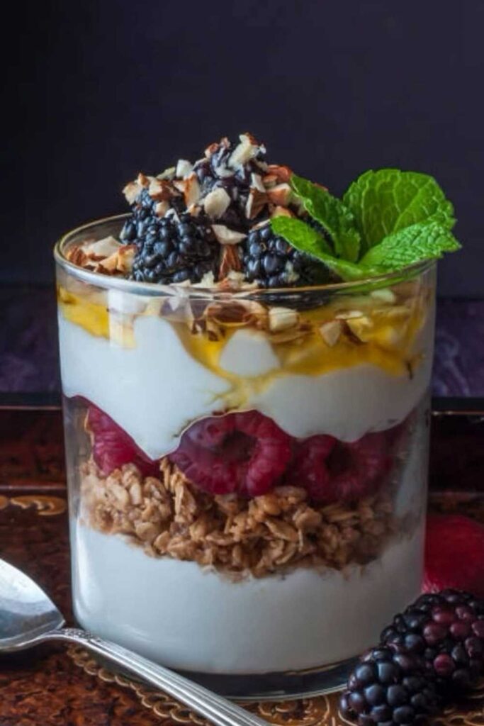 Greek Yogurt With Granola and Honey