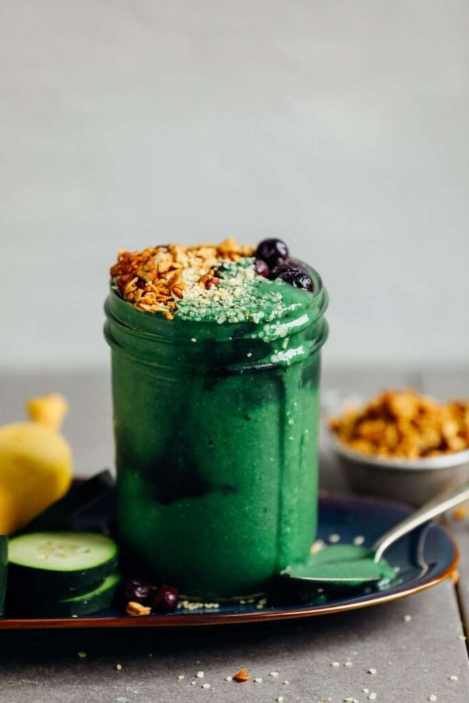 Green Smoothie Bowl With Spirulina and Granola