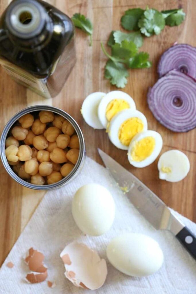 Hard-Boiled Egg and Chickpea Mason Jar Salad