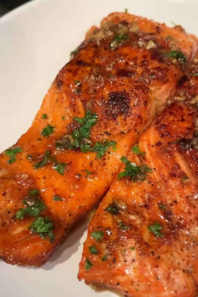 19 Easy 5-Ingredient Dinner Recipes That Actually Taste Like You Tried 2 Honey Garlic Butter Salmon
