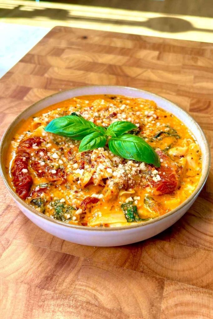 One Pot Creamy Tomato Tortellini