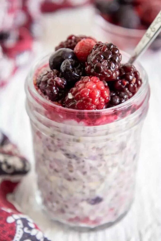 Overnight Oats With Frozen Berries