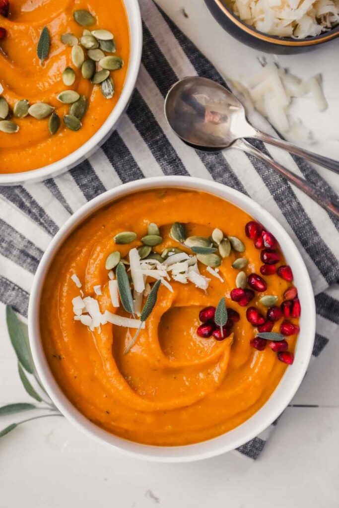 Slow Cooker Butternut Squash and Apple Soup