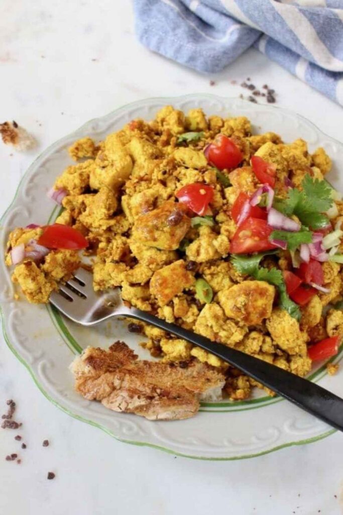 tofu scramble with turmeric and black salt