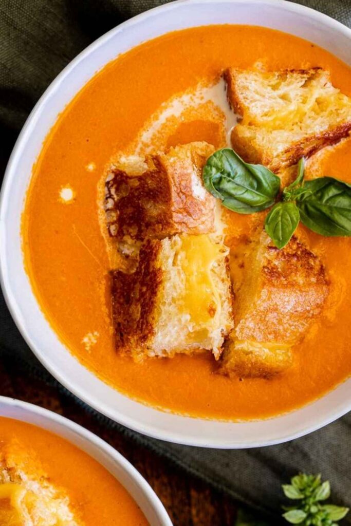 19 Easy 5-Ingredient Dinner Recipes That Actually Taste Like You Tried 8 Tomato Soup with Grilled Cheese Croutons