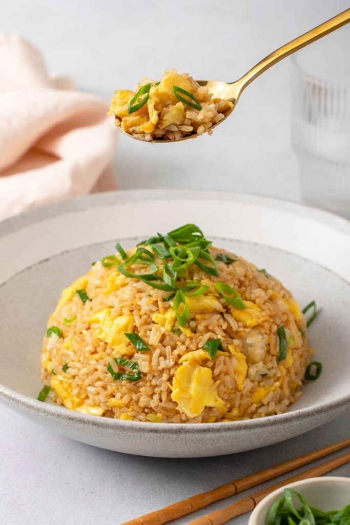 15 Easy 30-Minute Meals That Actually Taste Like You Tried 11 15-Minute Egg Fried Rice