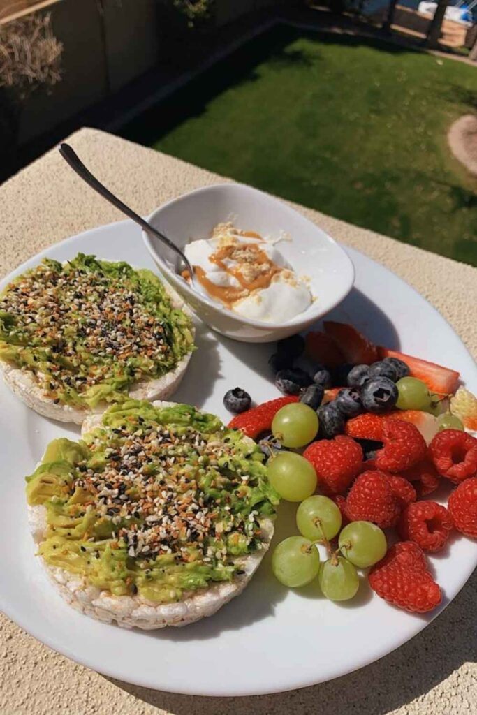 Egg and Avocado Rice Cakes The 5-Minute Meal