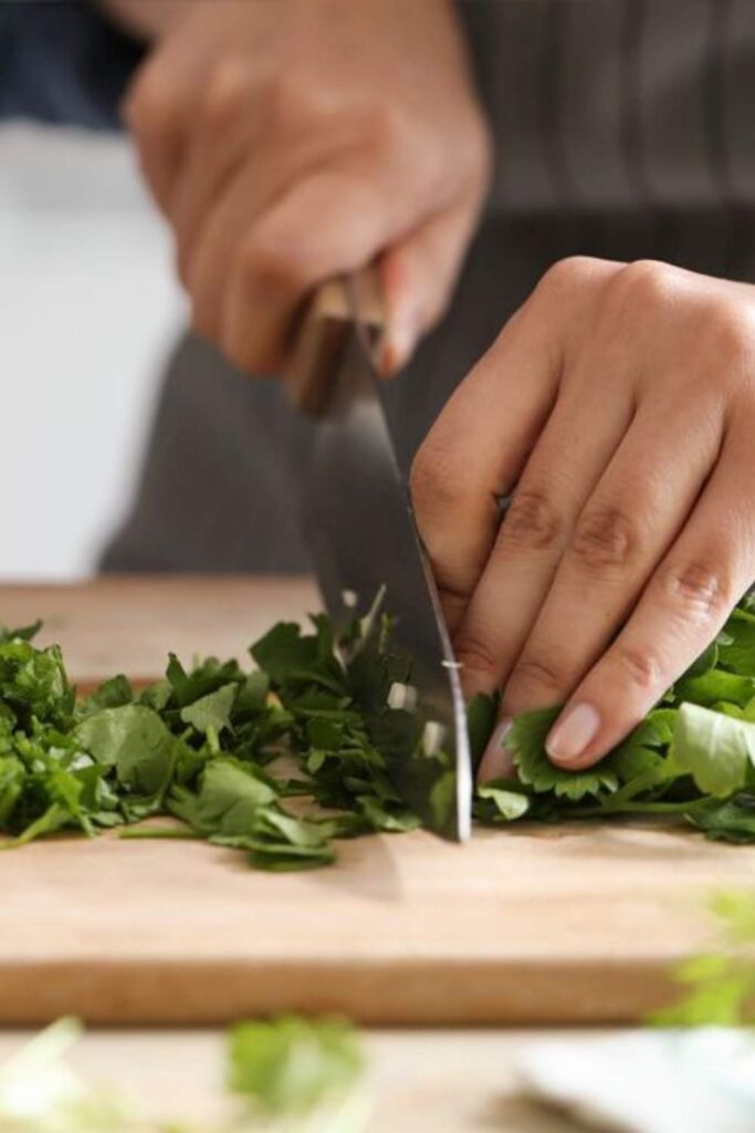 35 Kitchen Hacks & Cooking Tips That Actually Change How You Cook 2026 15 Learn One Knife Skill: The Pinch Grip