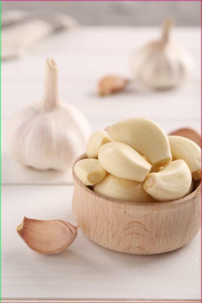 35 Kitchen Hacks & Cooking Tips That Actually Change How You Cook 2026 3 The Cold Pan Rule for Garlic And Why You're Probably Starting Too Hot