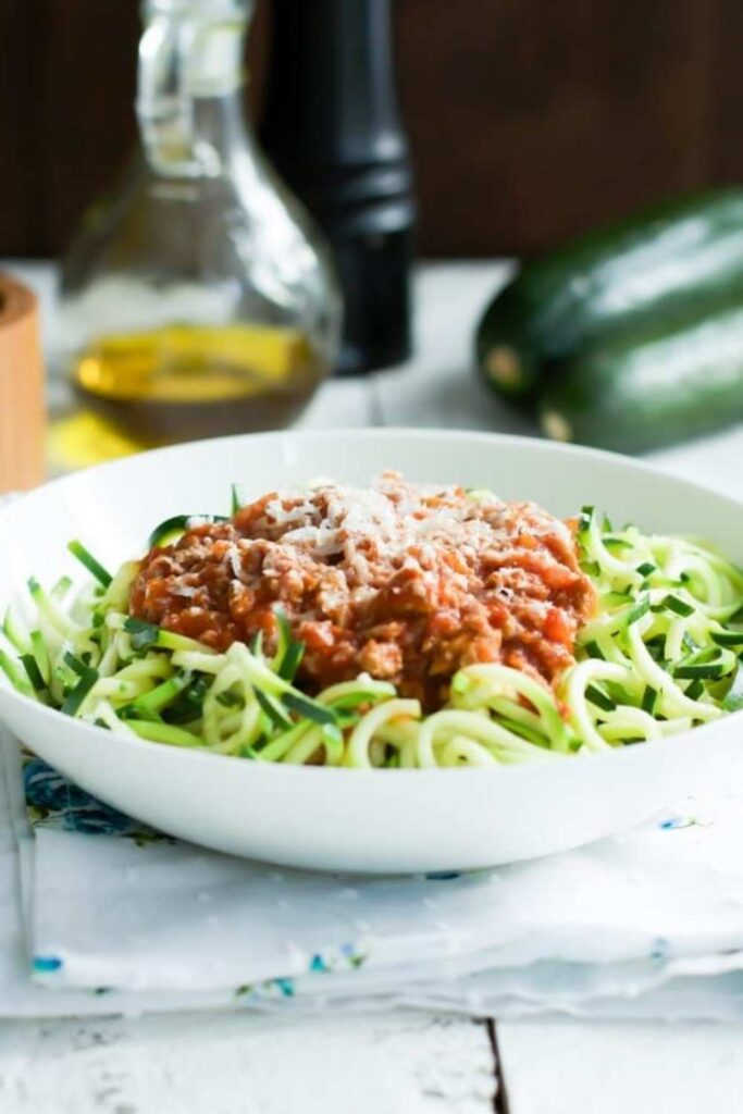 zucchini noodles with turkey bolognese 1